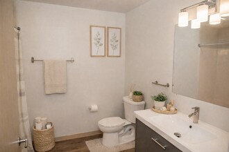 475 Century Pl, Unit 309 in Onalaska, WI - Building Photo - Building Photo