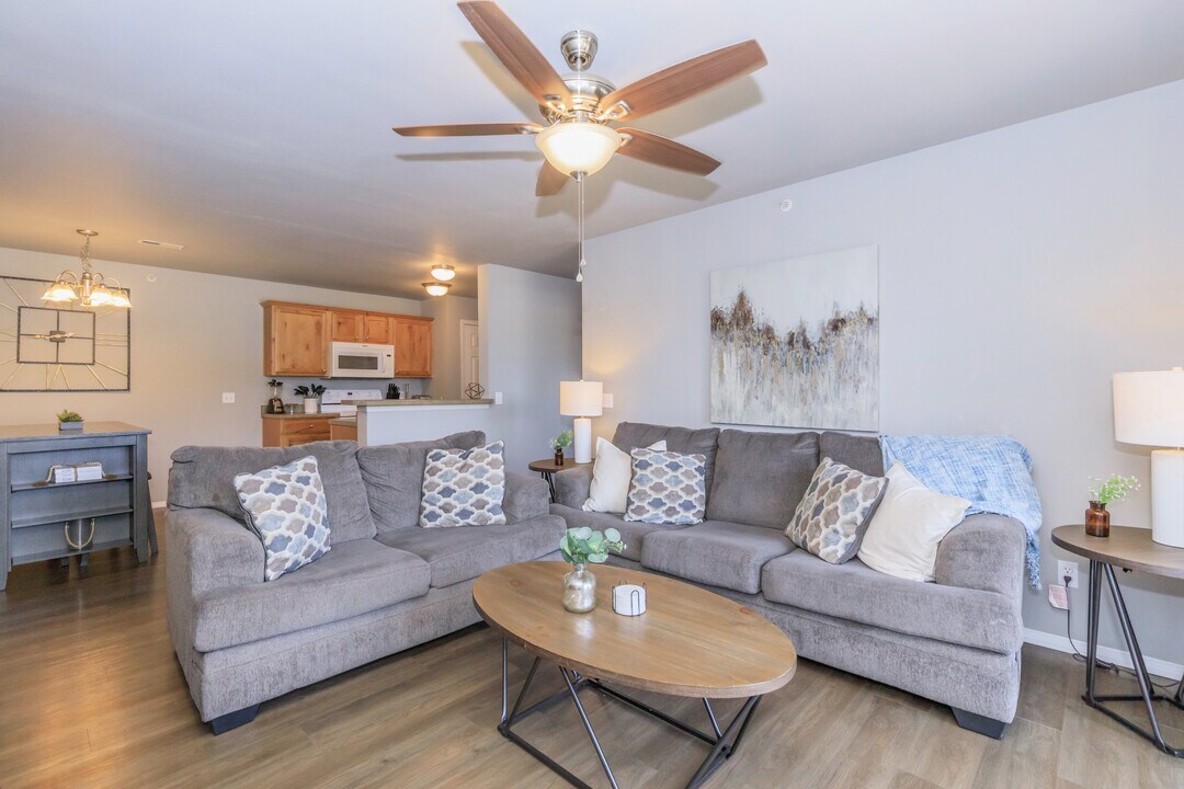 Orchard Park Apartments in Springfield, MO - Foto de edificio