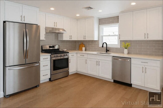 LAMPORT BOULEVARD in Staten Island, NY - Building Photo - Building Photo