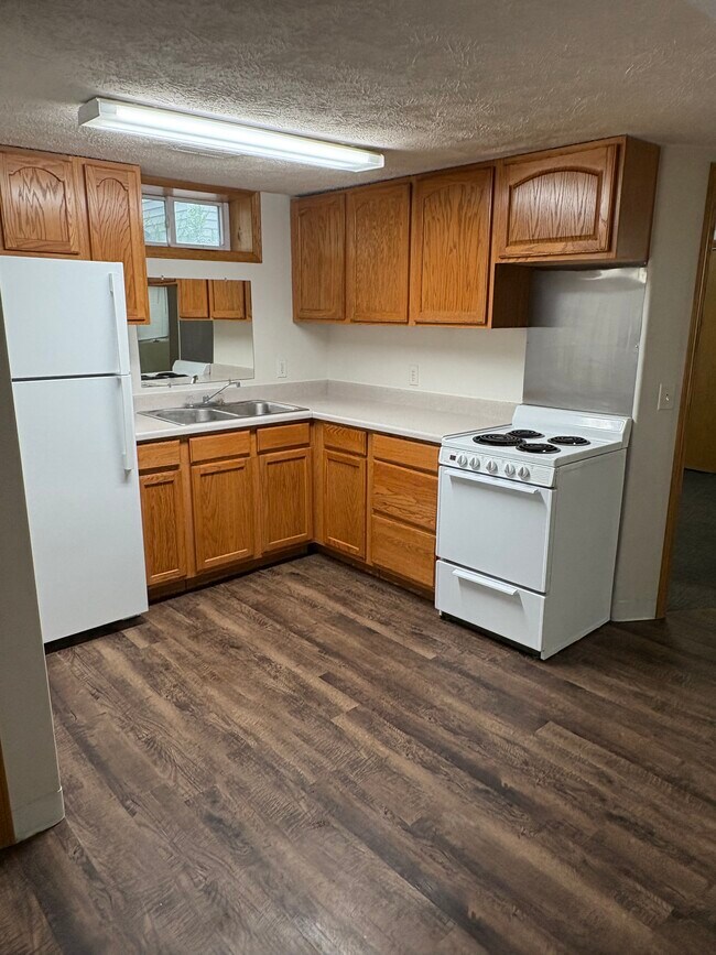 815 W 26th St, Unit #4 in Kearney, NE - Foto de edificio - Building Photo