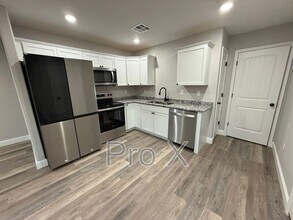 113 W Lewis St in Carterville, MO - Foto de edificio - Building Photo