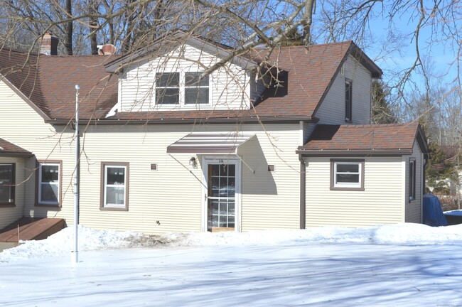 84 Snake Meadow Rd in Killingly, CT - Building Photo - Building Photo