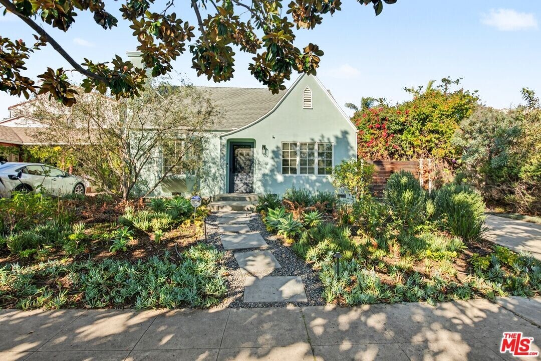 10543 Almayo Ave in Los Angeles, CA - Building Photo