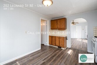 202 Leonard St NE in Grand Rapids, MI - Building Photo - Building Photo