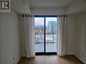 2075 Lakeshore Rd. in Burlington, ON - Building Photo - Building Photo