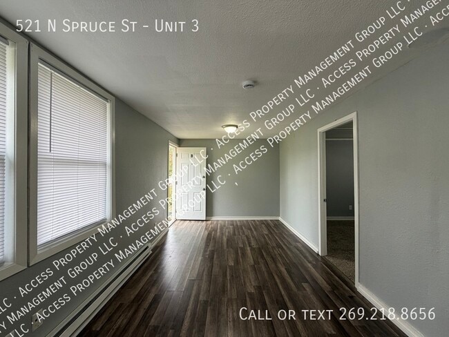 521 Spruce St in Vicksburg, MI - Building Photo - Building Photo