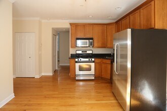 3257 N Clifton Ave in Chicago, IL - Building Photo - Building Photo