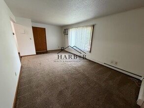 110 2nd Ave NE in Hayfield, MN - Building Photo - Building Photo
