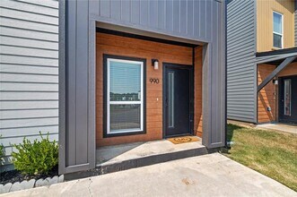 990 Boardwalk Ave in Centerton, AR - Building Photo - Building Photo