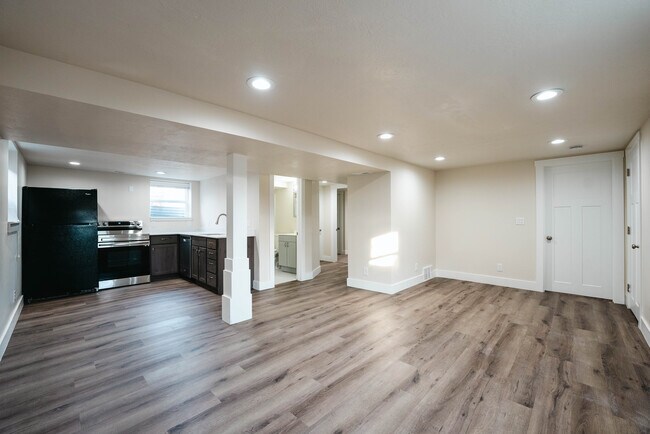 259 E Herbert Ave, Unit Apt B