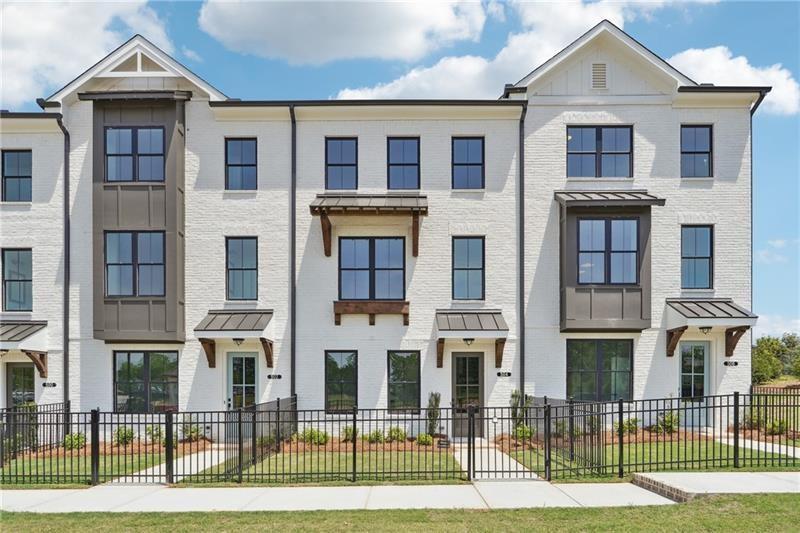 504 Healy Dr in Cumming, GA - Building Photo