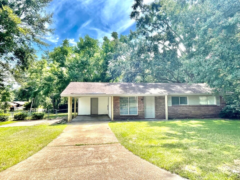 130 Springridge Dr in Brandon, MS - Building Photo