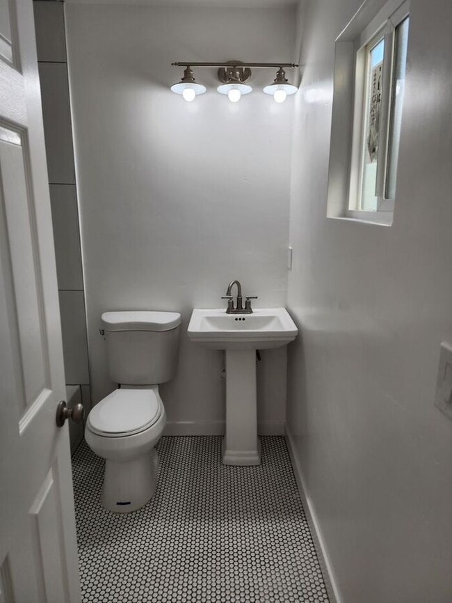 2413 L St in San Diego, CA - Building Photo - Building Photo