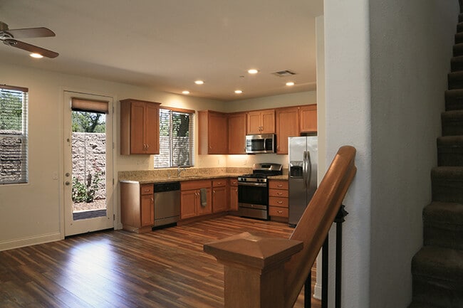 321 Oak Hill Rd in Paso Robles, CA - Building Photo - Building Photo