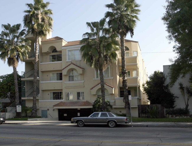 4560 Coldwater Canyon Ave in Studio City, CA - Building Photo - Building Photo