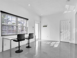 6623 SW 53rd Terrace in Miami, FL - Building Photo - Building Photo