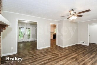 125 Creekview Dr in Woodstock, GA - Building Photo - Building Photo