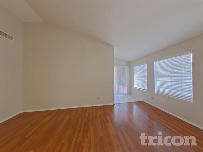 1938 E Wagoner Rd in Phoenix, AZ - Building Photo - Building Photo