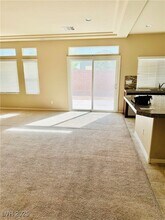 8404 Langhorne Creek St in Las Vegas, NV - Foto de edificio - Building Photo