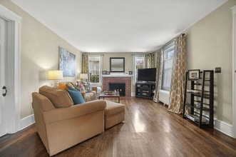 5 Greenlawn Ave in Wellesley, MA - Building Photo - Building Photo