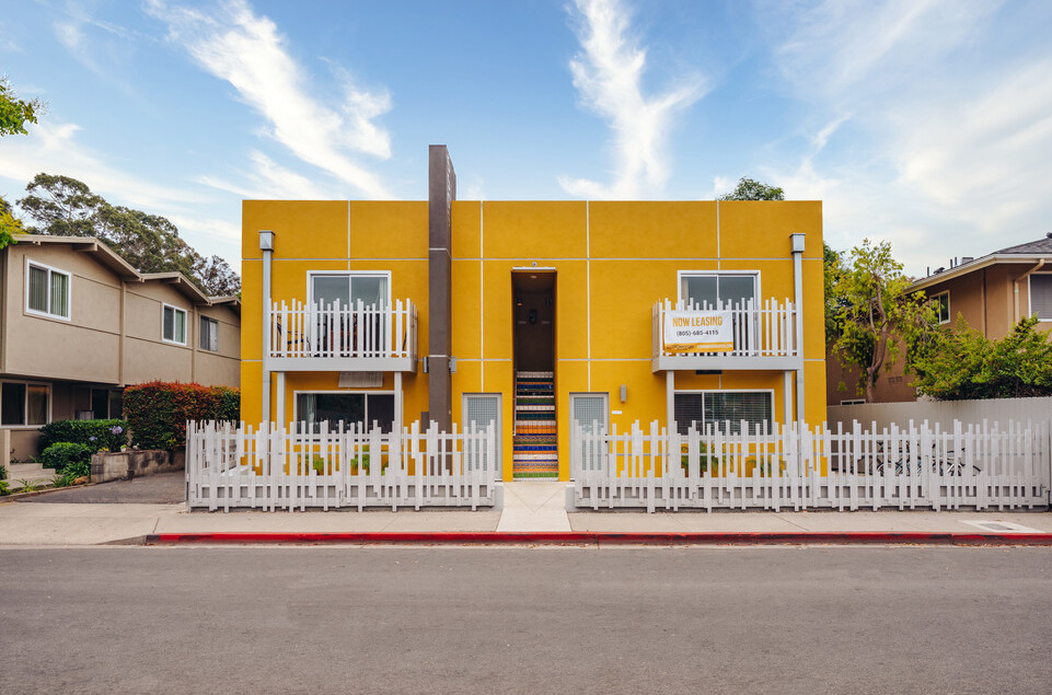 The Edge in Goleta, CA - Foto de edificio