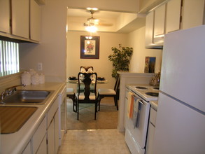 Woodside Apartments in Rochester Hills, MI - Building Photo - Building Photo