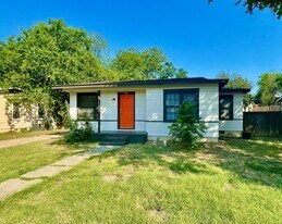 619 Barbara Dr in San Marcos, TX - Building Photo