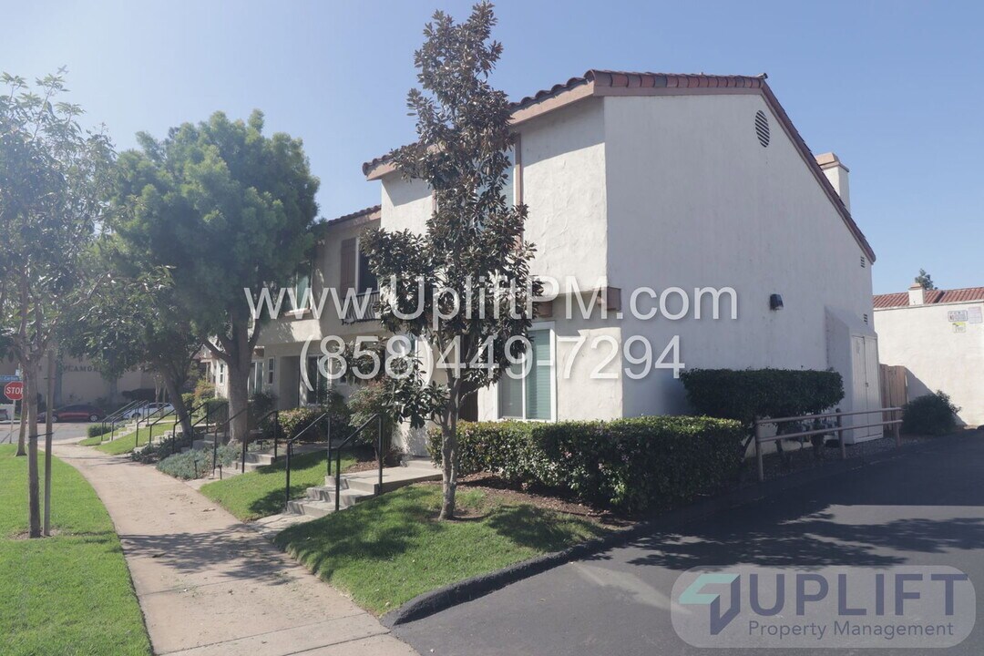 9304 E Heaney Cir in Santee, CA - Building Photo