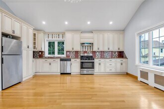 63-48 Carlton St in Queens, NY - Building Photo - Building Photo