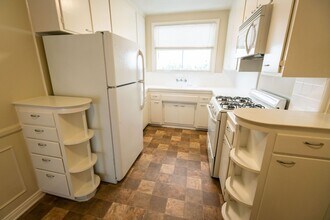 410 Veteran Ave in Los Angeles, CA - Foto de edificio - Interior Photo