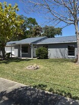 798 Aspen Dr in South Daytona, FL - Building Photo