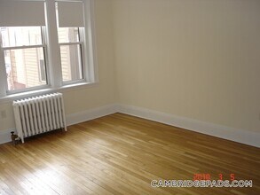 18 Chauncy St, Unit 5 in Cambridge, MA - Foto de edificio - Building Photo