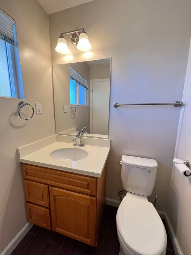 3001 Los Prados St in San Mateo, CA - Building Photo - Building Photo