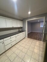 923 E 21st St, Unit Studio in Long Beach, CA - Building Photo