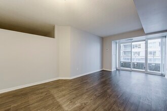 65-865 E Liberty St in Toronto, ON - Building Photo - Building Photo