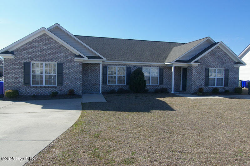 2517 Saddleback Dr in Winterville, NC - Building Photo