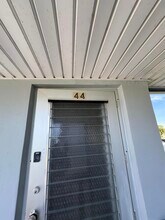 44 Waltham B in West Palm Beach, FL - Building Photo - Building Photo