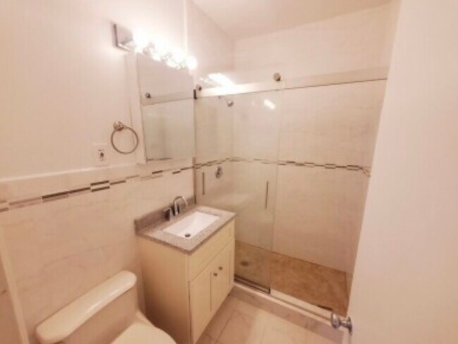 573 Washington St, Unit 19 in Brookline, MA - Building Photo - Building Photo