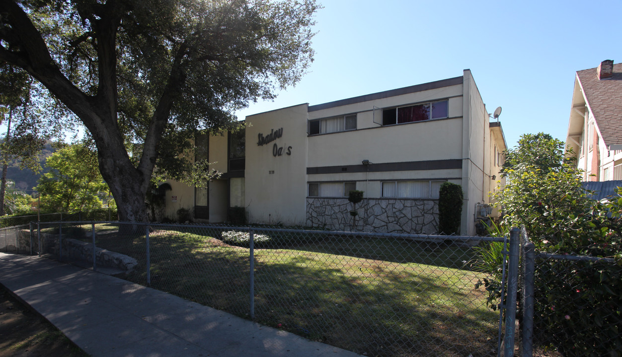 Shadow Oaks in Los Angeles, CA - Building Photo