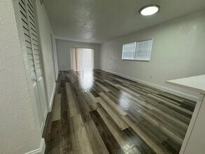 5525 SW 41st St in Pembroke Park, FL - Building Photo - Building Photo