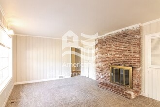 717 Ridgecrest Rd in Lagrange, GA - Building Photo - Building Photo