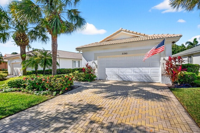 2245 Sapphire Cir in Royal Palm Beach, FL - Building Photo - Building Photo