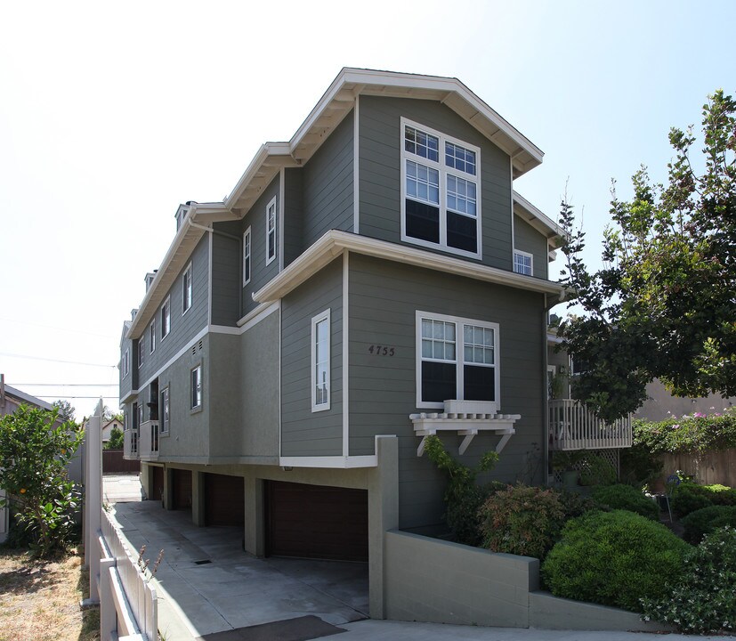 4755 Wilson Ave in San Diego, CA - Building Photo