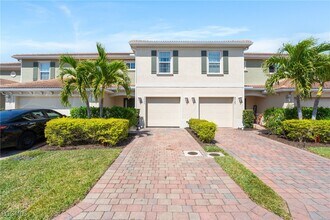 3725 Crofton Court in Ft. Myers, FL - Building Photo - Building Photo
