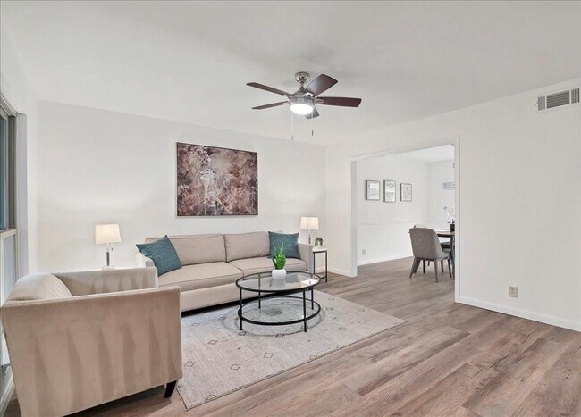 9502 Castlewood Dr in Austin, TX - Building Photo - Building Photo