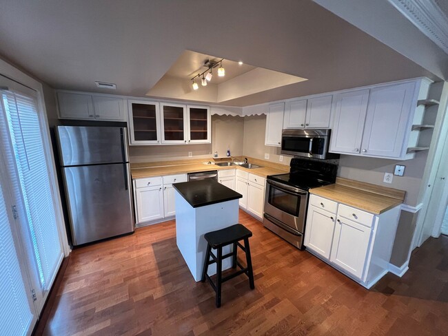 property at 5600 Country Dr