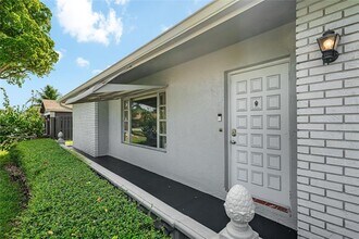 9608 NW 67th St in Tamarac, FL - Building Photo - Building Photo