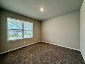 10436 Southerwick Pl in Johnston, IA - Foto de edificio - Building Photo