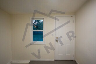 1921 S Vine St in Wichita, KS - Building Photo - Building Photo