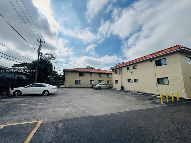 201 NW 47th Ave in Miami, FL - Building Photo - Building Photo